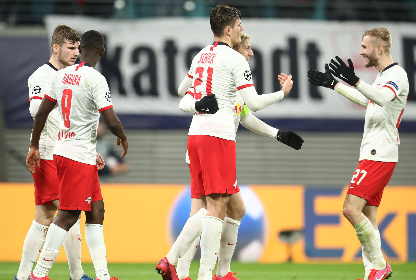 莱比锡红牛碾压勒沃库森，乔瓦尼·雷纳统治全场