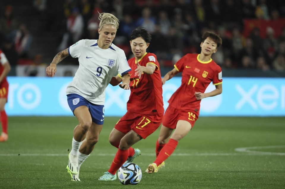 创造奇迹：中国女足队员在比赛中表现出色！的简单介绍