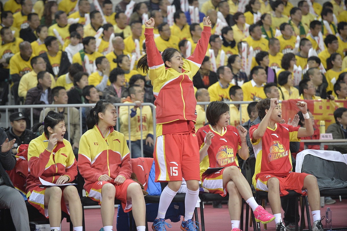 波尔蒂姆队主场大捷，实现反超