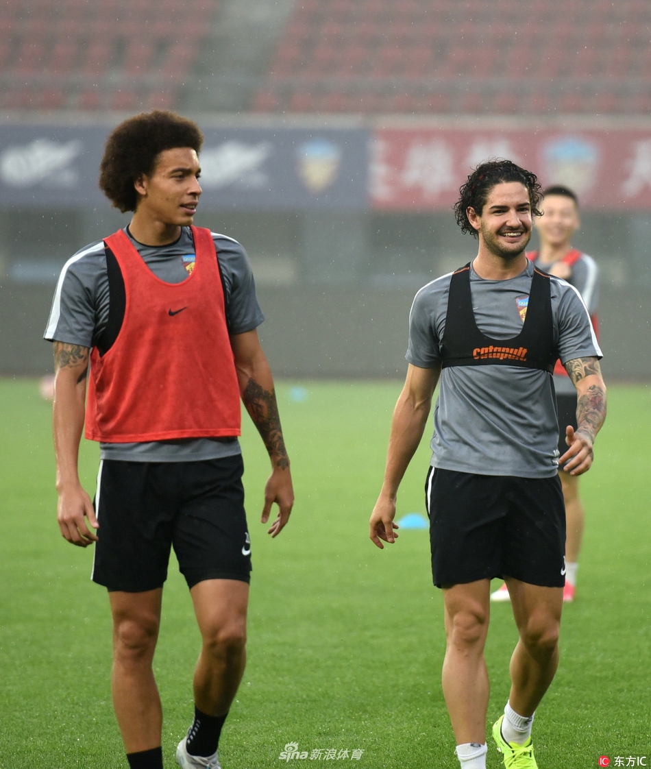 包含权健球员获得特别训练,冲刺冠军目标的词条 包含权健球员获得特别训练,冲刺冠军目标的词条