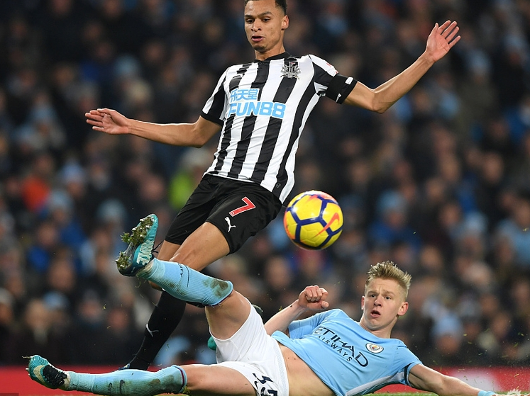 包含那不勒斯鏖战马德里竞技，萨内打破历史纪录的词条