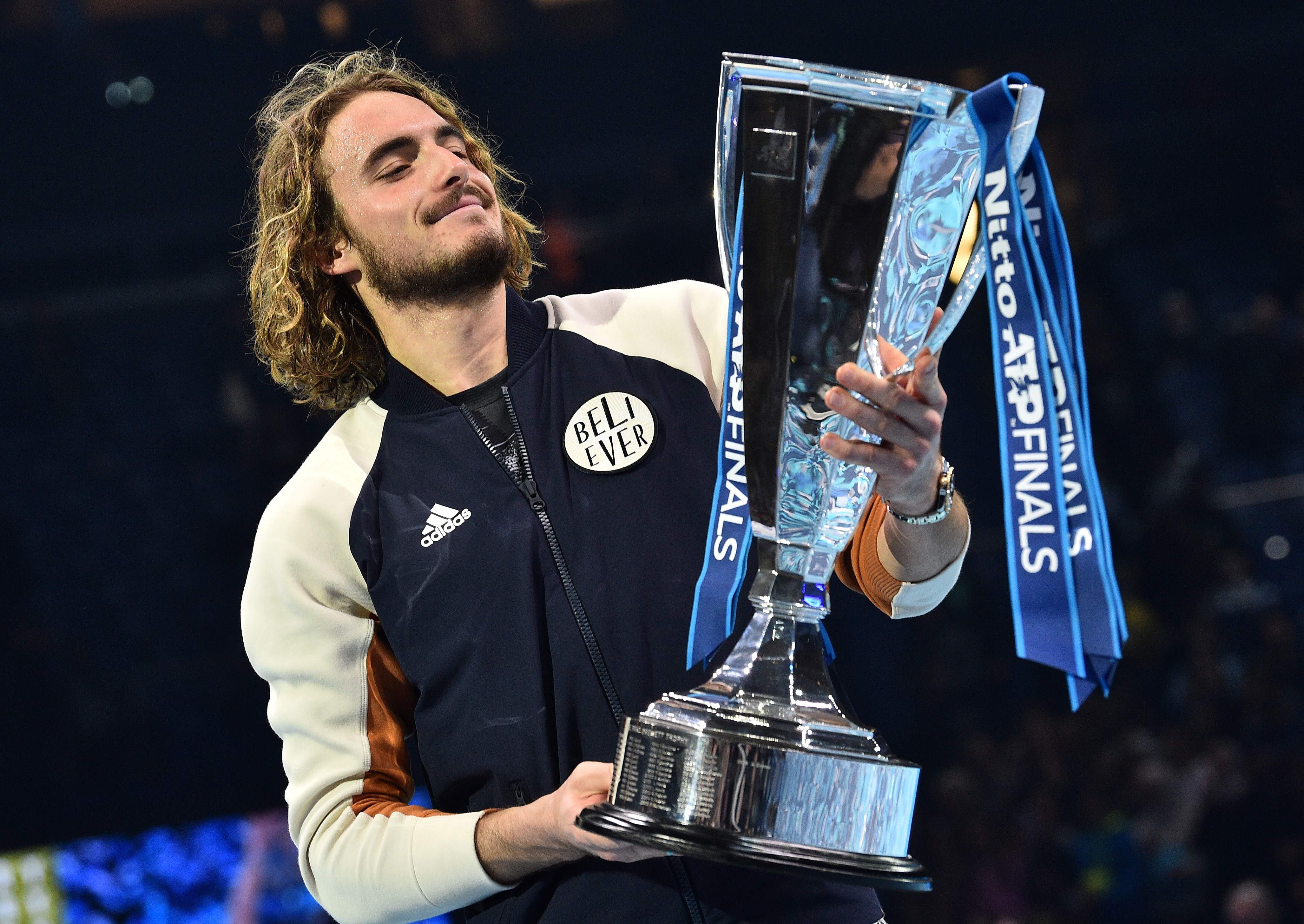 关于温网轻取年终总决赛，西西帕斯点燃赛场的信息